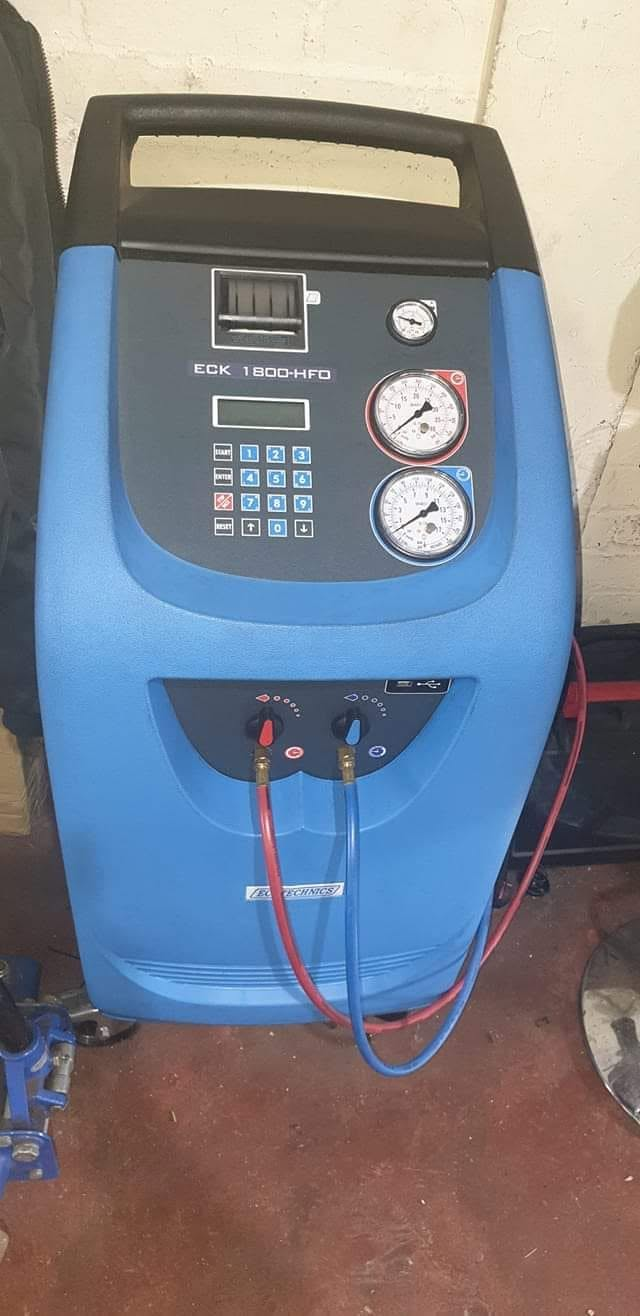 ECK 1800-HFD air conditioning service & regas machine at Peterlee Auto Electrics
